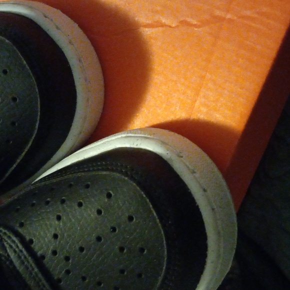 Shoes - Picture 4 of 4